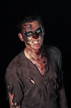 kızgın zombi browm gömlekli canavardır