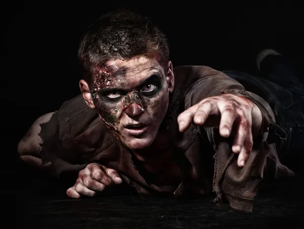El zombi yace en el estudio Imagen de archivo