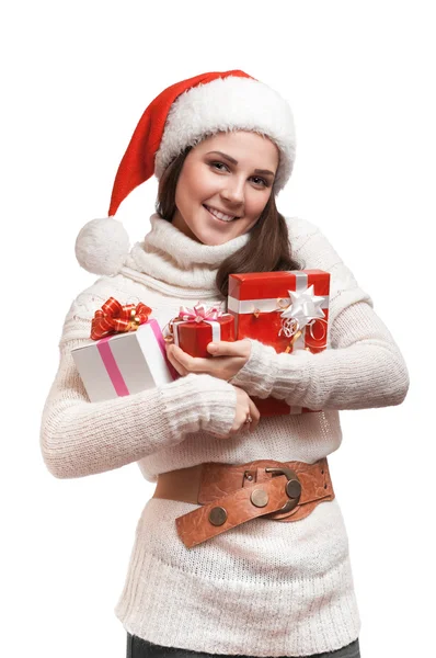 A menina sorrindo está segurando os presentes — Fotografia de Stock