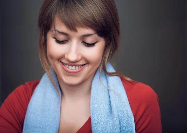 La chica es feliz — Foto de Stock