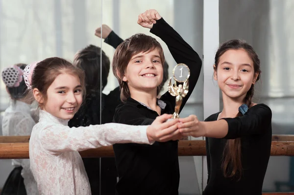 Young dancers won the cup — Stock Photo, Image