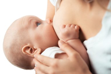 Annemin göğüsleri üzerinde bebek besleme