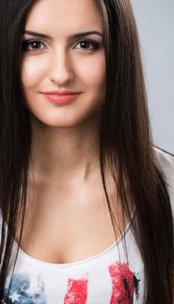 Young brunette girl smiling — Stock Photo, Image