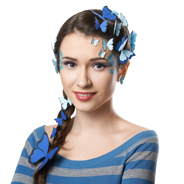 Девушка с художественным макияжем синие бабочки — стоковое фото