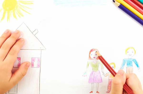 Children.Children の手塗りの白いシートにデザイン ロイヤリティフリーのストック写真