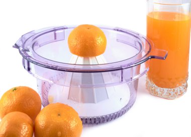 mandalina bir juicer ve mandalina suyu bir bardak