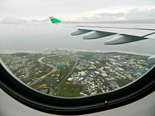 Aussichtspunkt aus taiwan-flugzeug kommt nach thai — Stockfoto