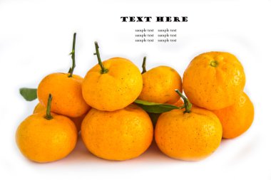 Olgun turuncu beyaz arka planda izole