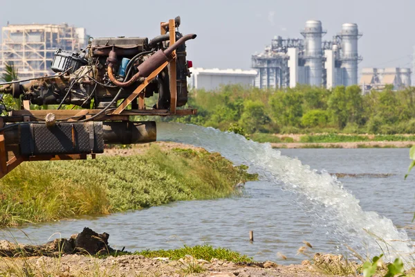 Water pump updated water from electric power station where Chon — Stock Photo, Image