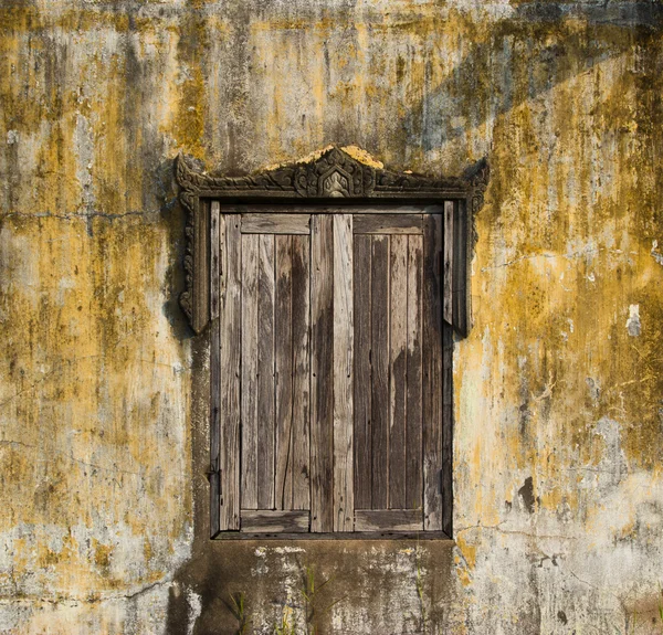 Παλιά, παράθυρο τοίχο στη Ταϊλάνδη — Φωτογραφία Αρχείου