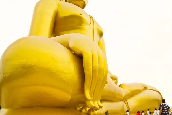 Der große Buddha im thailändischen Tempel. — Stockfoto