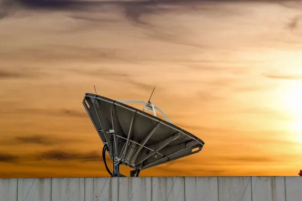 Satellitenschüssel in der Nähe von Chonburi — Stockfoto