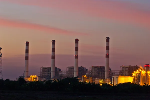 Central eléctrica por la noche — Foto de Stock