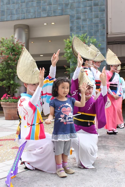 TOKIO, JAPÓN-JUNIO 2: Festival de Fukuro Matsuri en Ikebukuro. Conte. — Foto de Stock