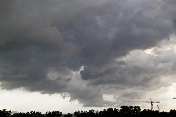 Background of storm clouds before a thunder-storm — Stock Photo, Image