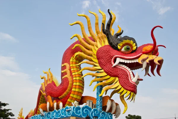 Statue de dragon de style chinois — Photo