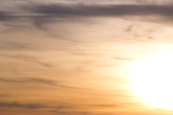 Heller Sonnenuntergang Himmel Hintergrund — Stockfoto