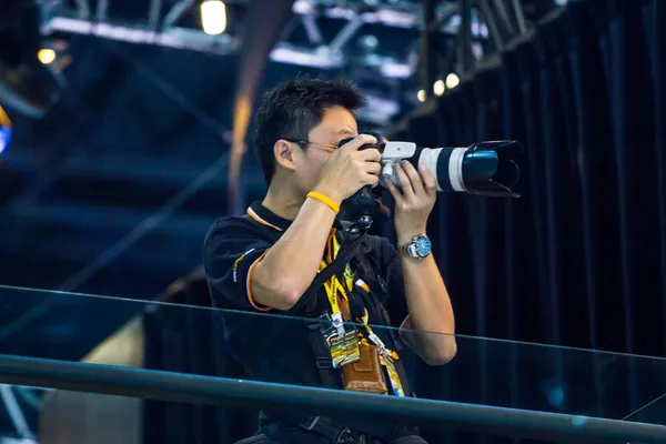 Fotografer tar en bild — Stockfoto