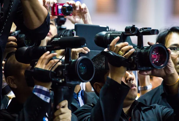 Fotografi stanno scattando una foto — Foto Stock