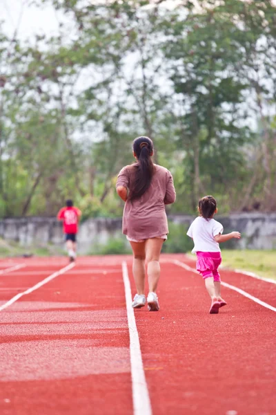 Família corre para o exercício — Fotografia de Stock