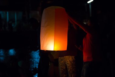gökyüzü fener, fener loy kratong Festivali Tayland uçan