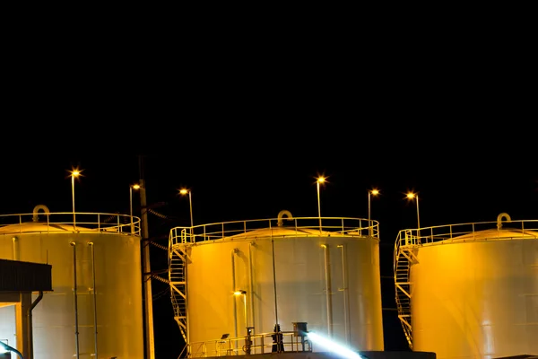 Escena nocturna de planta química, "chonburi industrial", oriental — Foto de Stock