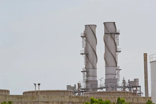 Rookvrije schoorstenen van de fabriek — Stockfoto