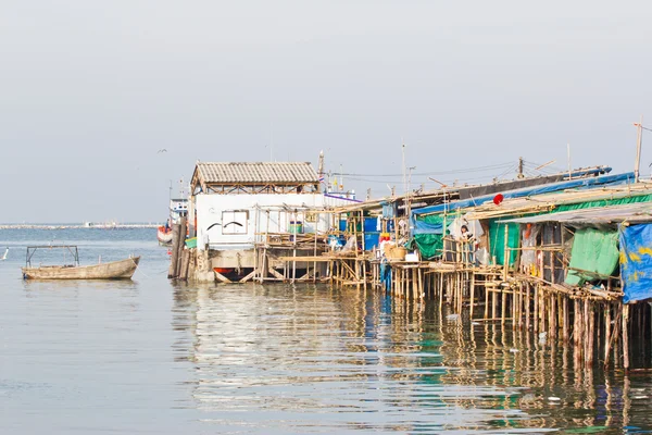 Buque de pesca en el mar de Andamán Tailandia — Foto de Stock