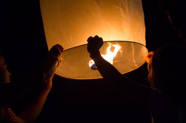 gökyüzü fener, fener loy kratong Festivali Tayland uçan