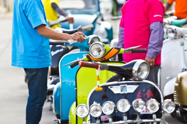 Moderne scooter på thailand. – stockfoto