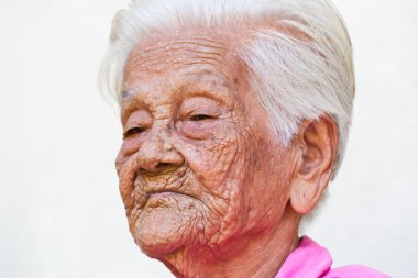 yaşlı kadın mutlu ,