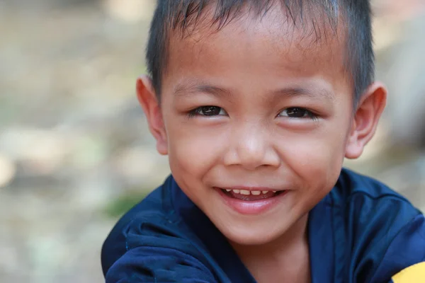 Niño con una expresión alegre . —  Fotos de Stock