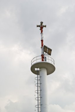 hoparlör veya genel adres sistemi duyurular için