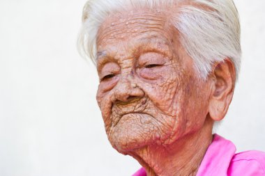 yaşlı kadın mutlu ,