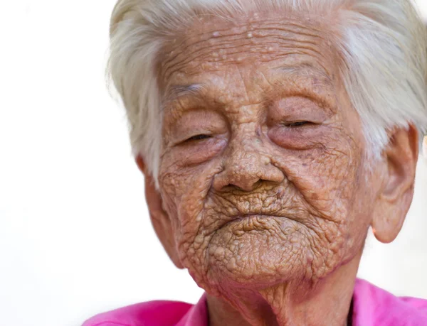 Porträt einer besorgten alten Frau mit traurigem Gesichtsausdruck — Stockfoto