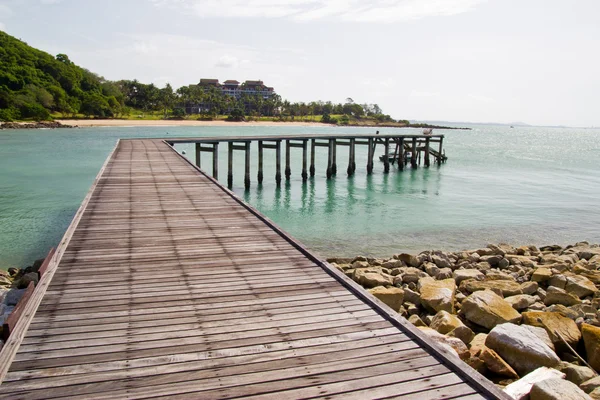 Wood jetty in Thai sea — Stock Photo, Image