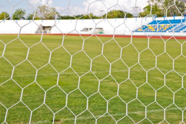 Futbol yeşil çim zemin üzerine net