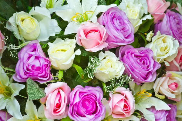 Bouquet delle rose in camera — Foto Stock