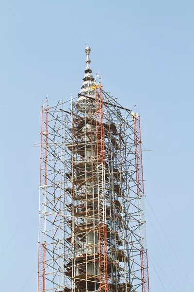 Modern gebouw is constructie in de Thaise tempel. — Stockfoto