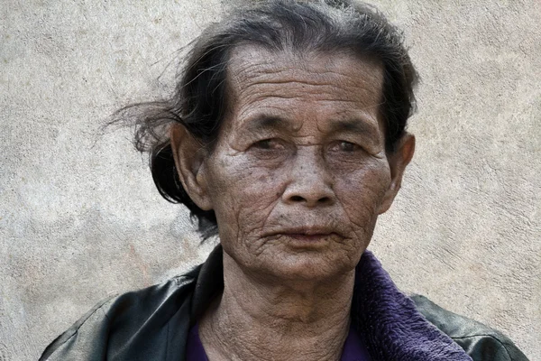 Mujer vieja sonriente —  Fotos de Stock