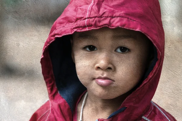 Asian boy on a cold winter day — Stock Photo, Image