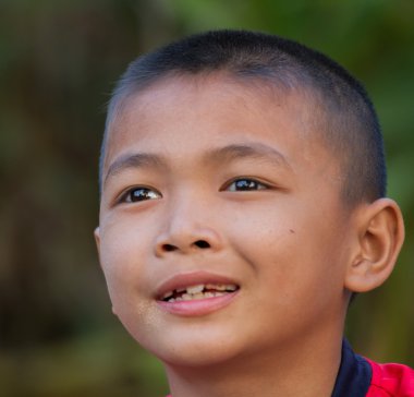 neşeli çocuk portresi