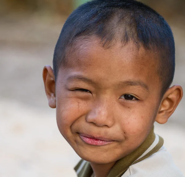 Retrato del niño alegre —  Fotos de Stock