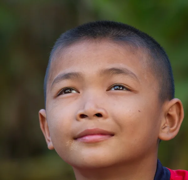 Retrato del niño alegre —  Fotos de Stock