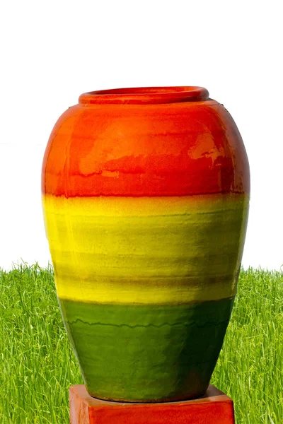Velho grande vaso de cerâmica isolado no fundo branco . — Fotografia de Stock