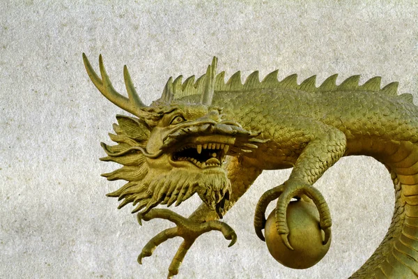 チョンブリで中国風の龍の像 — ストック写真