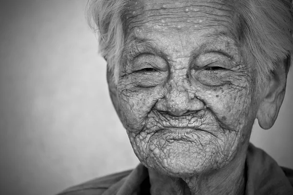 Alte Frau glücklich , — Stockfoto