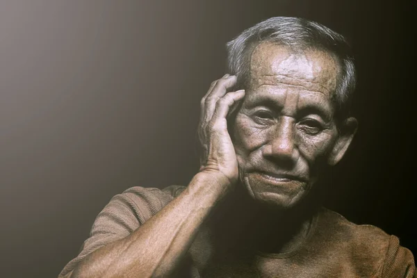 Agradable imagen de retrato emocional de hombre mayor triste —  Fotos de Stock