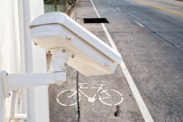 La telecamera di sicurezza rileva il movimento del traffico. tetto grattacielo — Foto Stock