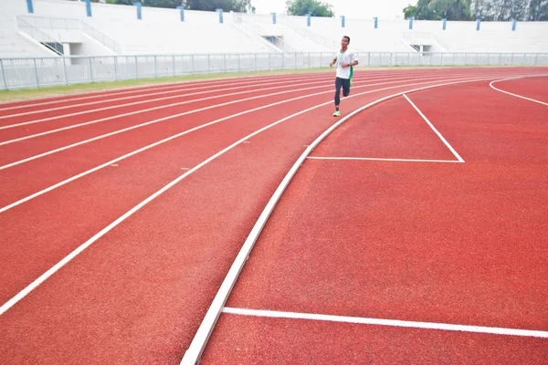 Image recadrée du coureur sur course compétitive — Photo